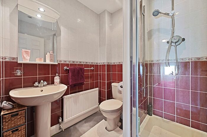 5 Bedroom Detached House For Sale In High Road, Harrow Weald, Harrow, HA3