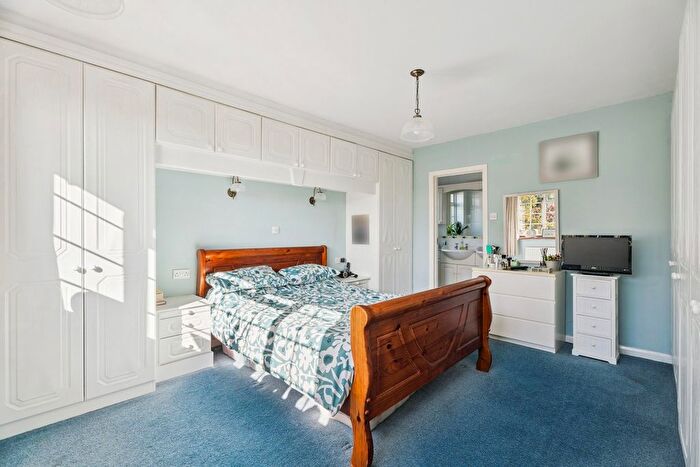 4 Bedroom Detached House For Sale In Amersham Road, Chalfont St Peter, SL9