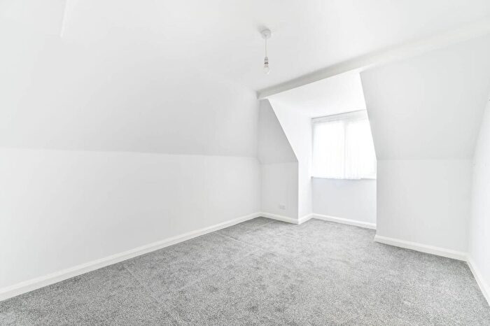 1 Bedroom Flat For Sale In Willesden Lane, Brondesbury Park, London, NW2