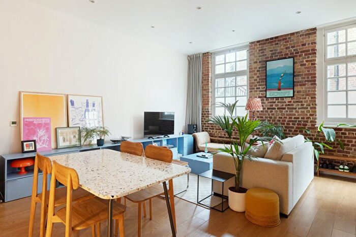 2 Bedroom Apartment For Sale In Dunbridge Street, Bath House, E2
