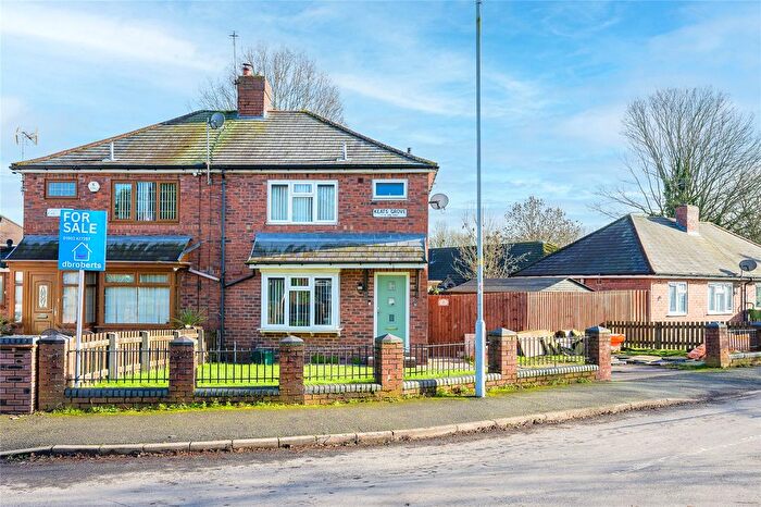 3 Bedroom Semi Detached House For Sale In Keats Grove, The Scotlands, Wolverhampton, West Midlands, WV10
