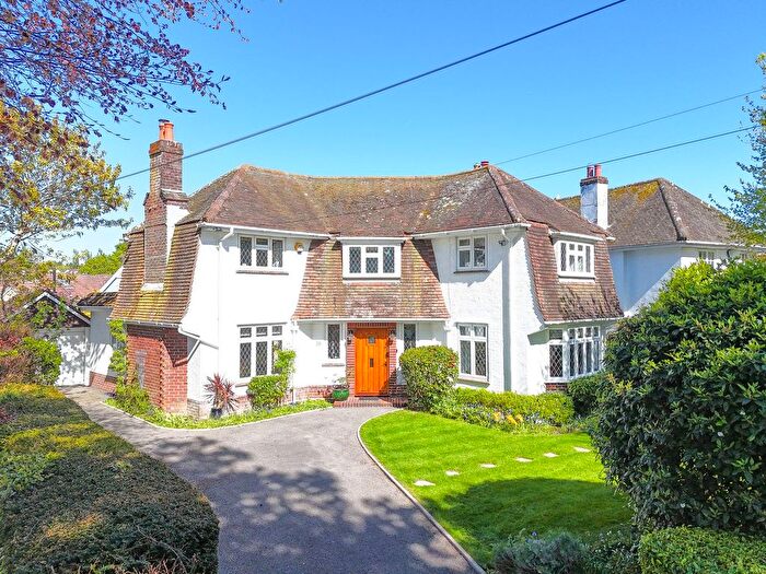 4 Bedroom Detached House For Sale In Seaway Avenue, Friars Cliff, Christchurch, BH23