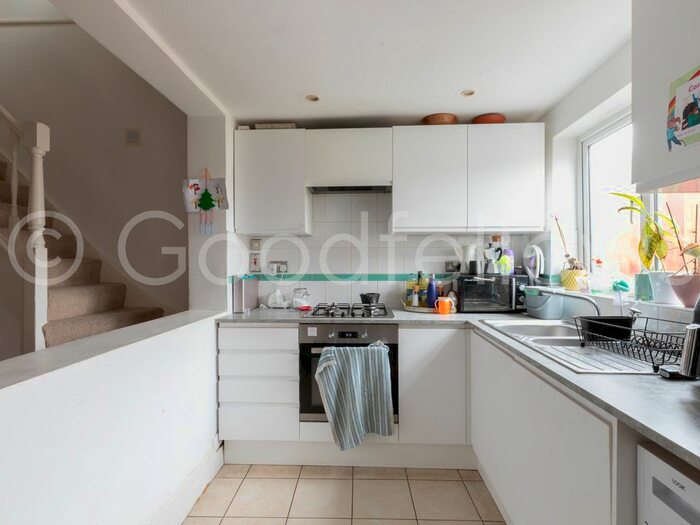 2 Bedroom Detached House To Rent In Stanley Road, Morden, Surrey, SM4