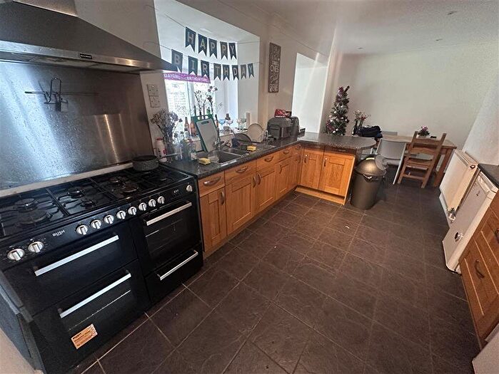 6 Bedroom Semi-Detached House To Rent In West City, NR5