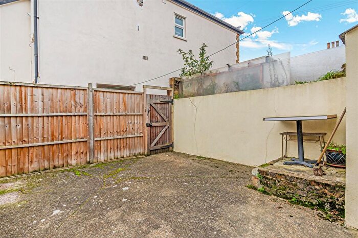 1 Bedroom Studio To Rent In Merton Road, London, SW19