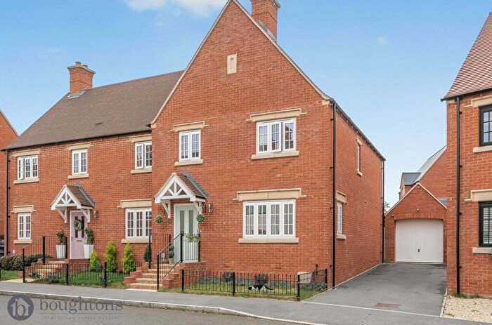 4 Bedroom Semi-Detached House For Sale In Europa Lane, Brackley, NN13