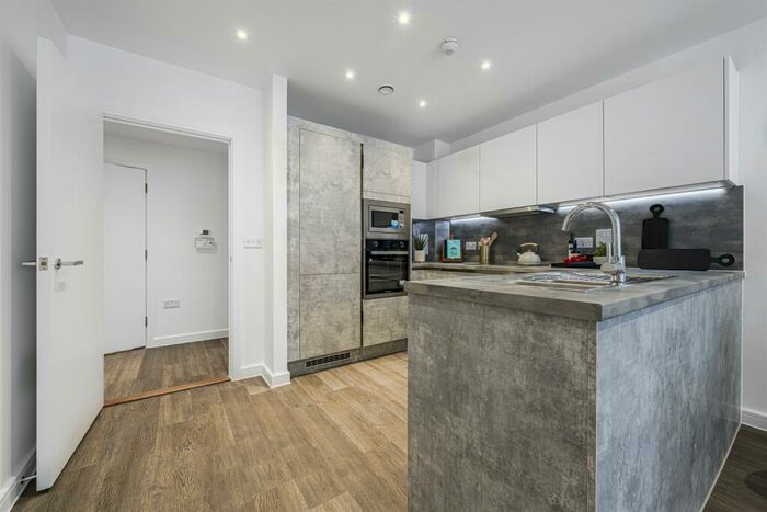 2 Bedroom Apartment To Rent In Bed, Rd Floor Zinc At Cape Court In Elements, EN3