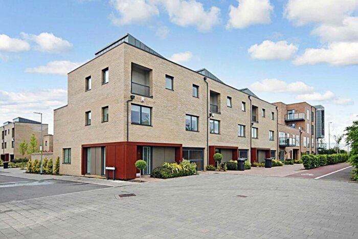2 Bedroom Flat To Rent In Harvest Road, Trumpington, Cambridge, CB2
