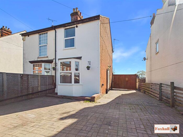 3 Bedroom Semi Detached House For Sale In Bramford Road, Ipswich, IP1