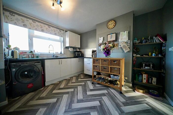 3 Bedroom Terraced House For Sale In Martinscroft Road, Portland, DT5