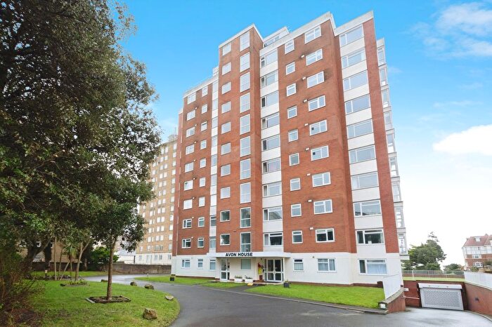 2 Bedroom Flat For Sale In West Cliff Road, West Cliff, Bournemouth, Dorset, BH2