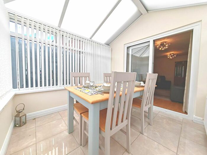 2 Bedroom Detached Bungalow For Sale In North Drive, Hebburn, NE31