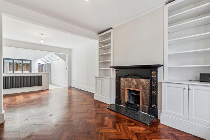 4 Bedroom Terraced House To Rent In St. Ann's Hill, Wandsworth, SW18