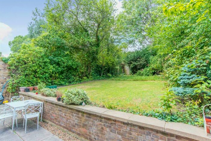 3 Bedroom Flat To Rent In Parkhill Road, Belsize Park, NW3