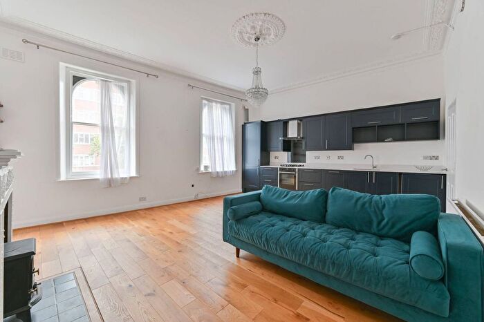 2 Bedroom Flat To Rent In Acre Lane, Clapham, London, SW2