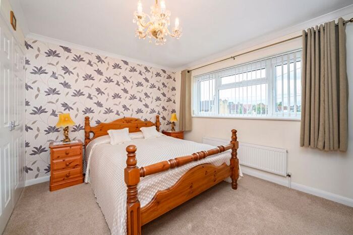 4 Bedroom Terraced House For Sale In Sidney Road, Walton-On-Thames, KT12