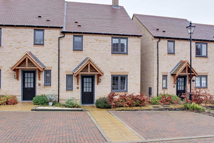 3 Bedroom Semi-Detached House To Rent In Dutton Gardens, Great Gransden, SG19