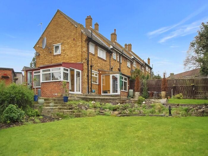 2 Bedroom Property To Rent In Upton Close, Bexley, Kent, DA5