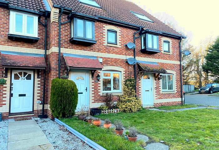 1 Bedroom Maisonette For Sale In Augustus Road, Leighton Buzzard, Bedfordshire, LU7