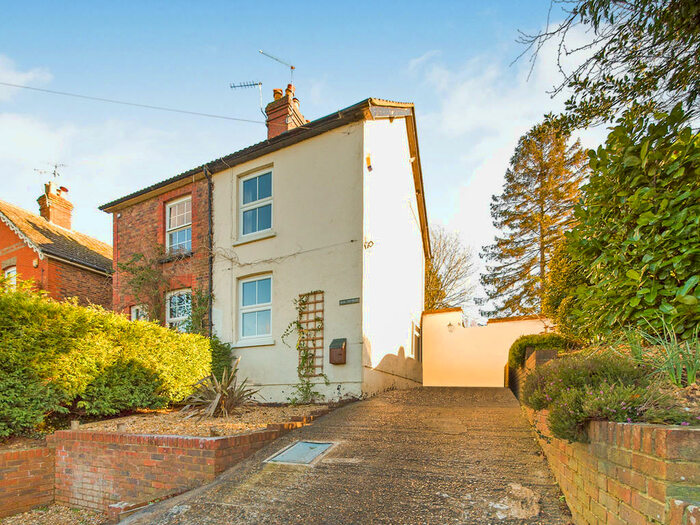 2 Bedroom Semi-Detached House To Rent In Turners Hill Road, Crawley Down, RH10