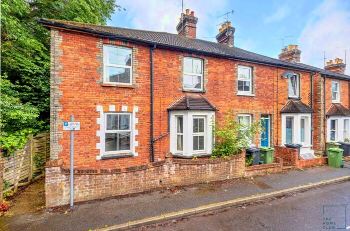 5 Bedroom Semi-Detached House To Rent In Acacia Road, Guildford, GU1