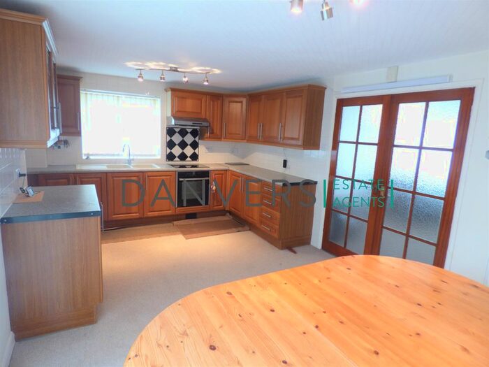 3 Bedroom Detached House To Rent In Chevin Avenue, Leicester, LE3