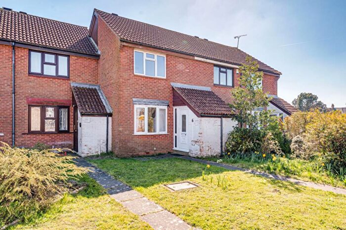 2 Bedroom Terraced House To Rent In Holywell Walk, Hailsham, BN27