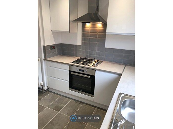 2 Bedroom End Of Terrace House To Rent In Auchenhove Crescent, Kilbirnie, KA25