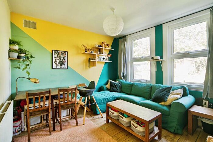 2 Bedroom Flat For Sale In Bramley Close, London, E17
