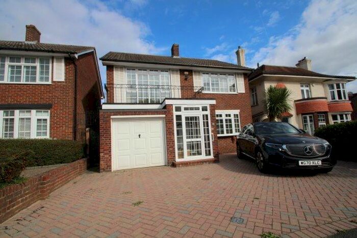 4 Bedroom Detached House To Rent In Old Farleigh Road, South Croydon, CR2