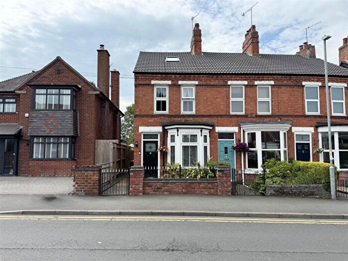 3 Bedroom End Of Terrace House To Rent In All Saints Road, Bromsgrove, B61