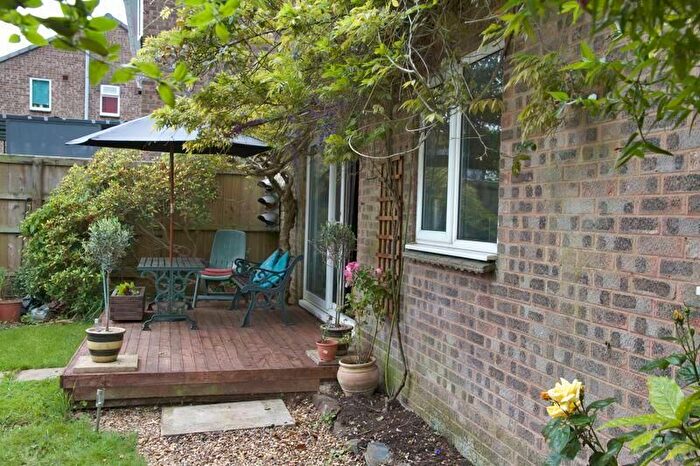 5 Bedroom Detached House For Sale In Florida Drive, Exeter, EX4