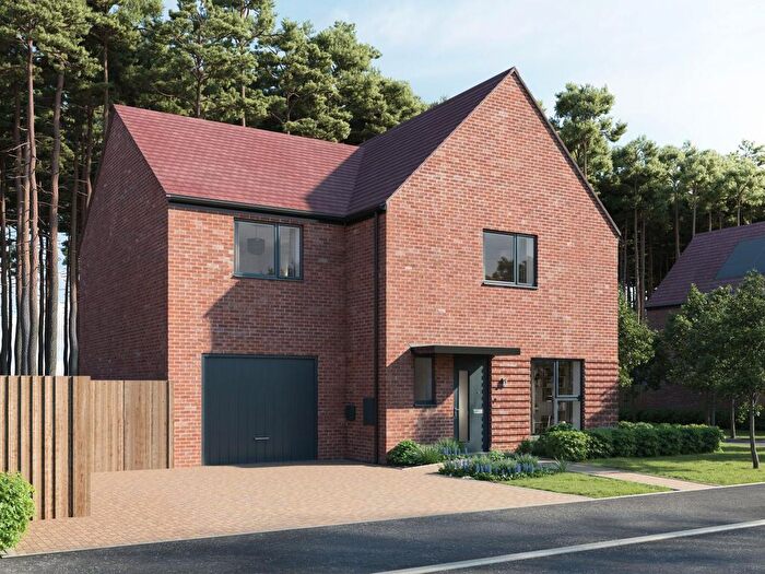 4 Bedroom Detached House For Sale In Bream Way, Wokingham, RG45