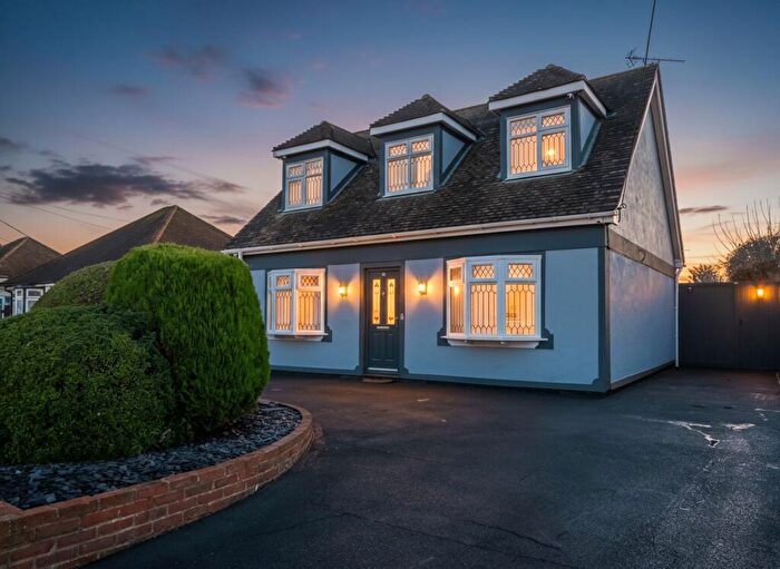4 Bedroom Detached House For Sale In Anne Boleyn Drive, Rochford, SS4