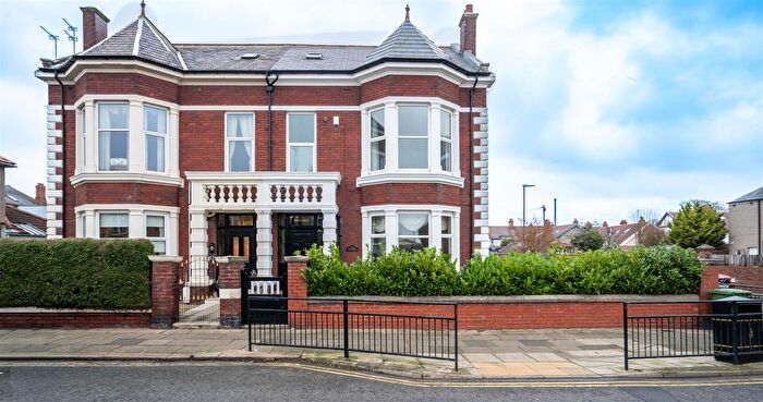 6 Bedroom Semi Detached House For Sale In Park Road, Hartlepool, TS26