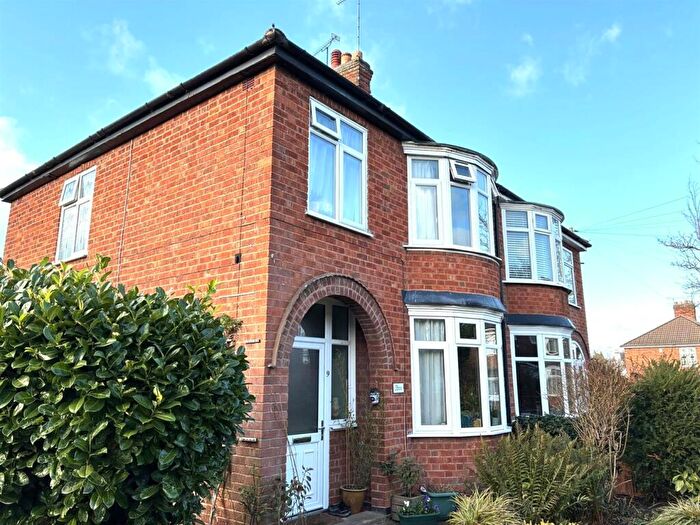 3 Bedroom Semi Detached House For Sale In St. Annes Drive, Aylestone, Leicester, LE2