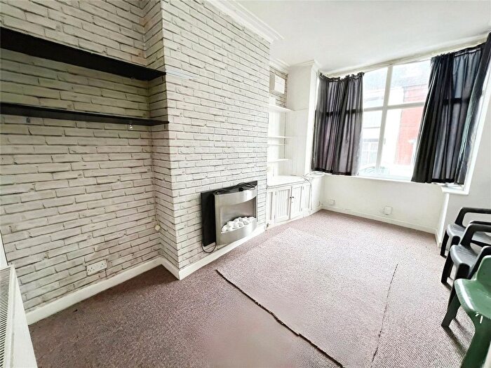 1 Bedroom Flat To Rent In Merridale Street West, Wolverhampton, West Midlands, WV3