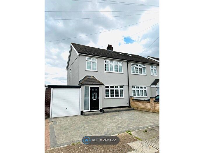 3 Bedroom Semi-Detached House To Rent In Lakeside, Rainham, RM13