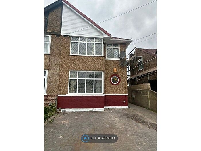 3 Bedroom Semi-Detached House To Rent In Shepiston Lane, Hayes, UB3