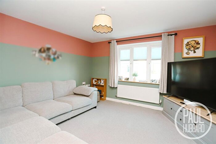 4 Bedroom Detached House For Sale In Lime Avenue, Oulton, NR32