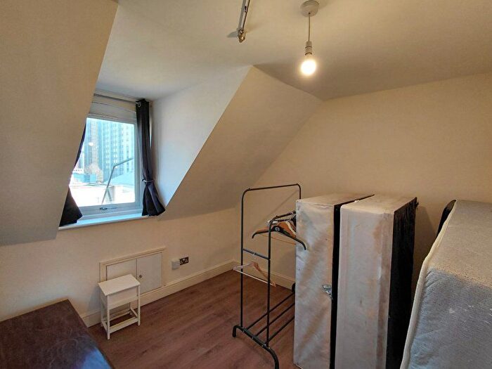 1 Bedroom Flat To Rent In North End, Croydon, CR0