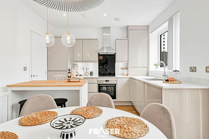 4 Bedroom Terraced House For Sale In Brentford, TW8