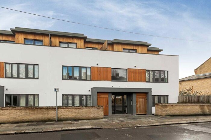 2 Bedroom Flat To Rent In Mortimer Road, Kensal Green, NW10