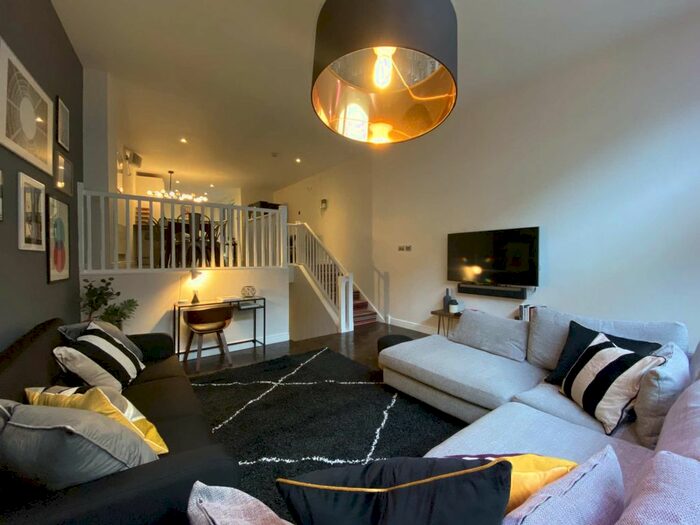 3 Bedroom Flat To Rent In Bourlet Close, Fitzrovia, W1W