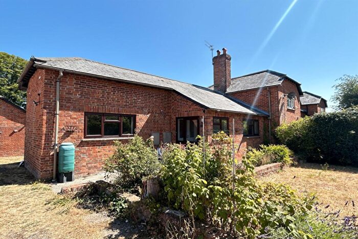 1 Bedroom Cottage To Rent In Upper Wootton, Basingstoke, RG26