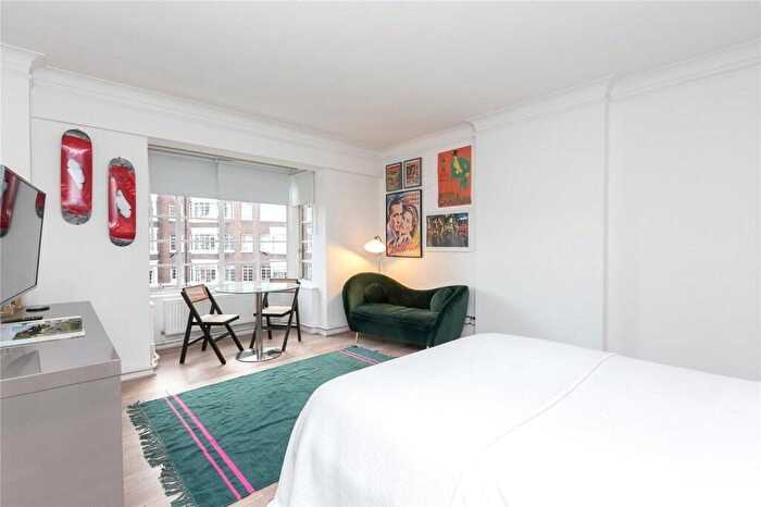 Flat To Rent In Rossmore Court, Park Road, NW1