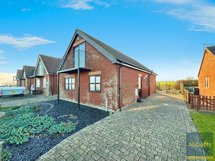 3 Bedroom Chalet To Rent In Horizon Views, Norwich, NR12