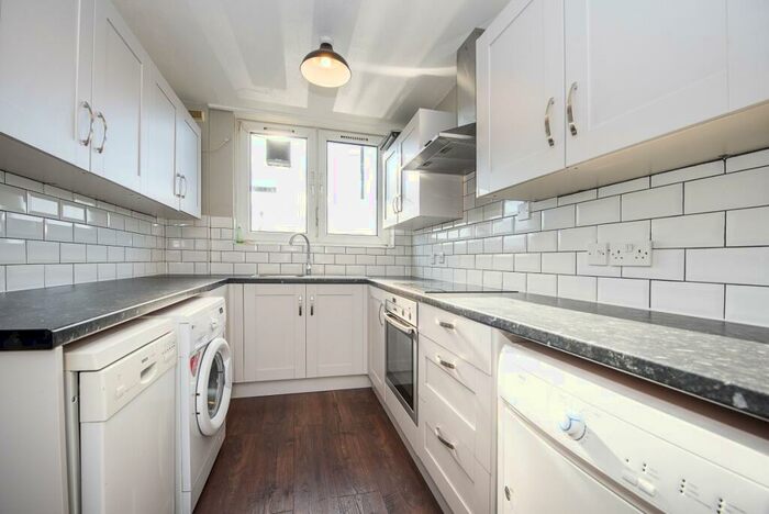 3 Bedroom End Of Terrace House To Rent In Darley Road, SW11