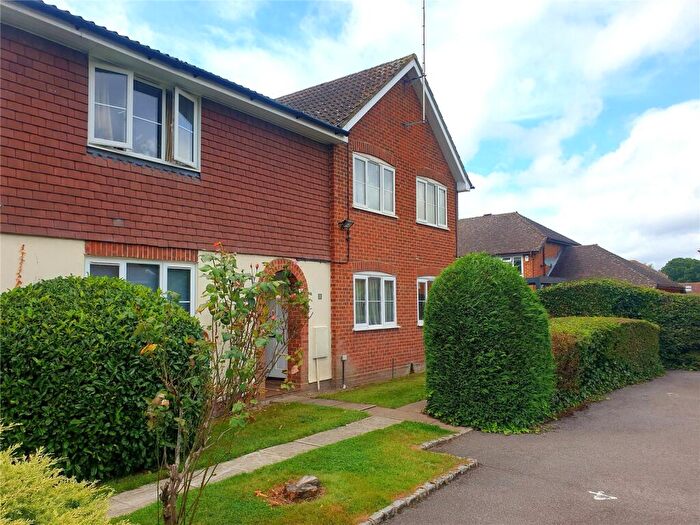 1 Bedroom Flat To Rent In Swan Way, Church Crookham, Fleet, Hampshire, GU51