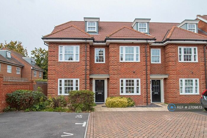 4 Bedroom End Of Terrace House To Rent In Century Way, Beckenham, BR3